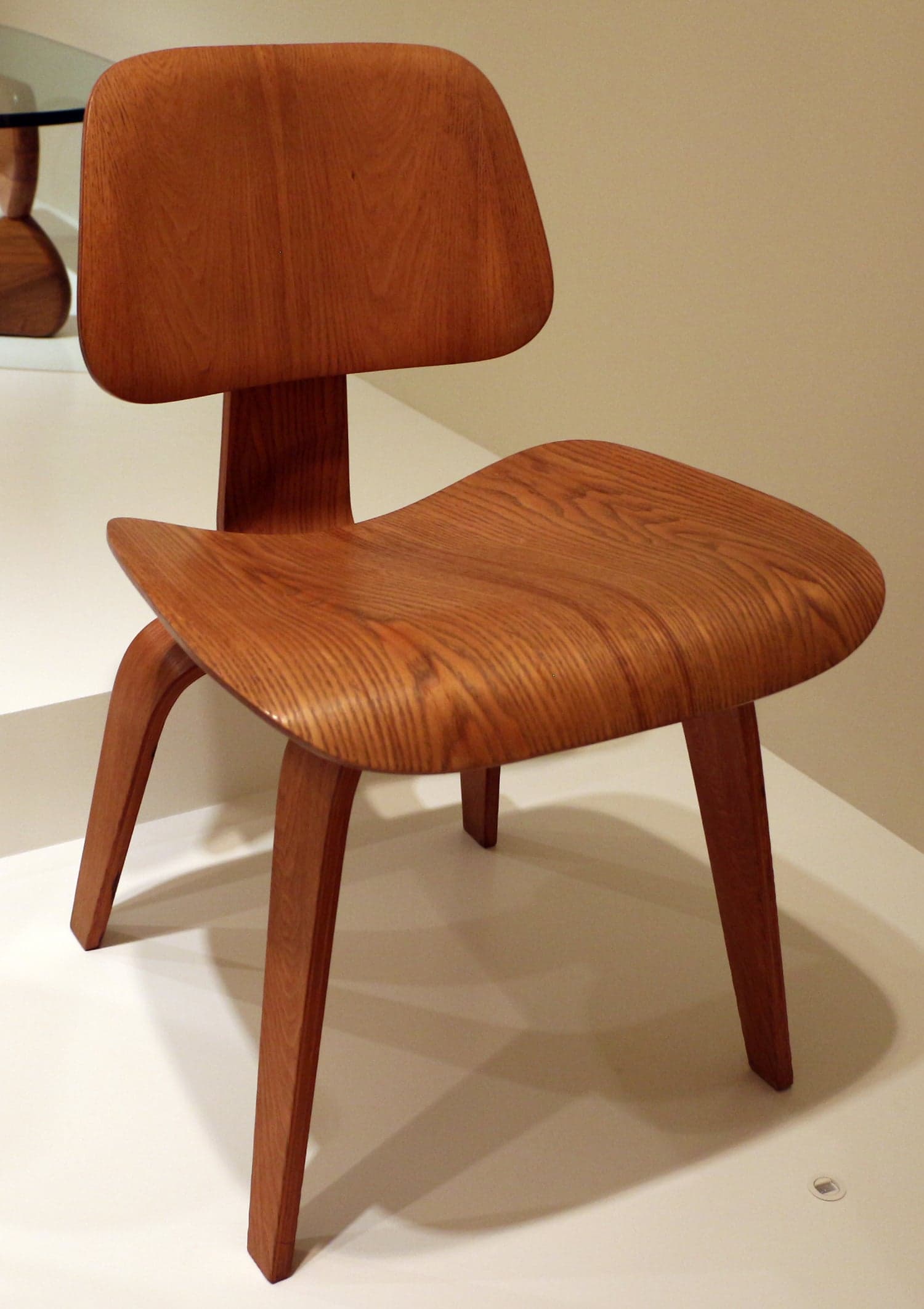 Herman Miller——Charles e ray eames per herman miller inc., sedia dcw, 1945-46