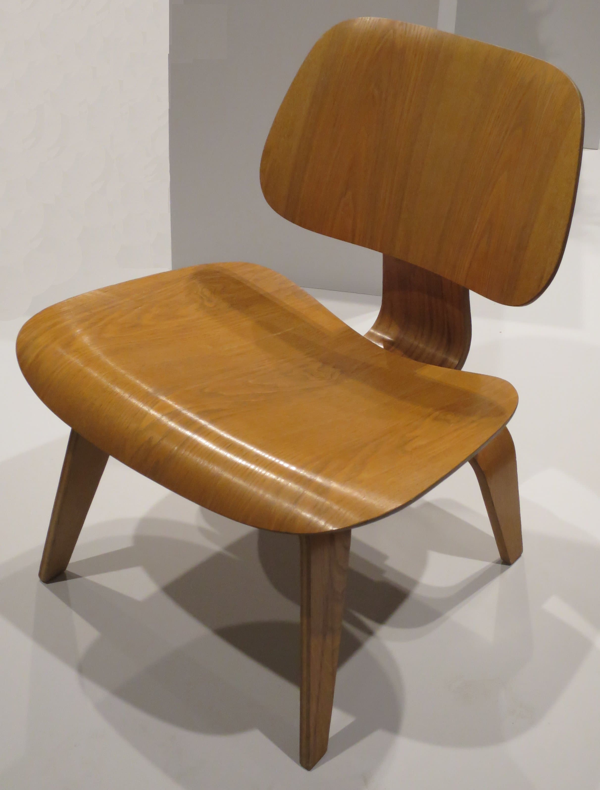 Eames LCW 胶合板椅