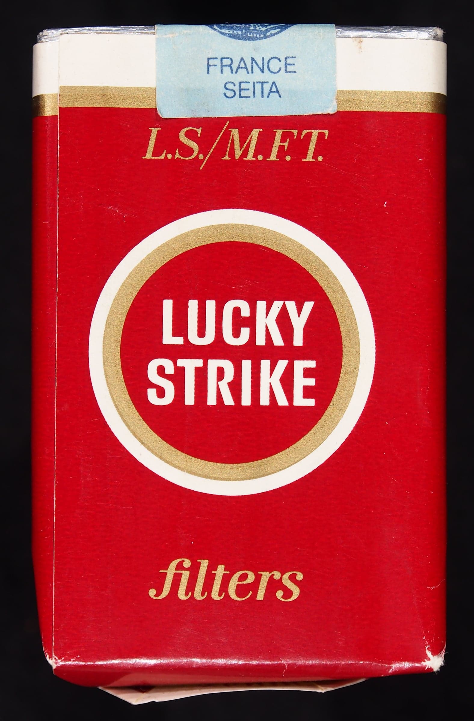 Lucky Strike 烟盒——视图1
