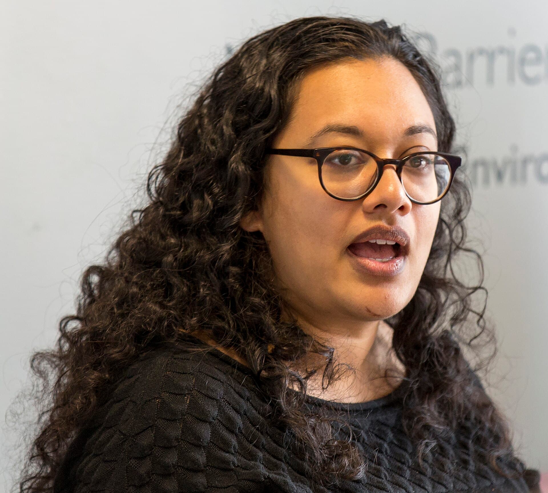 英国政府数字服务——Amali de Alwis, CEO of Code First- Girls, visits GDS (cropped)