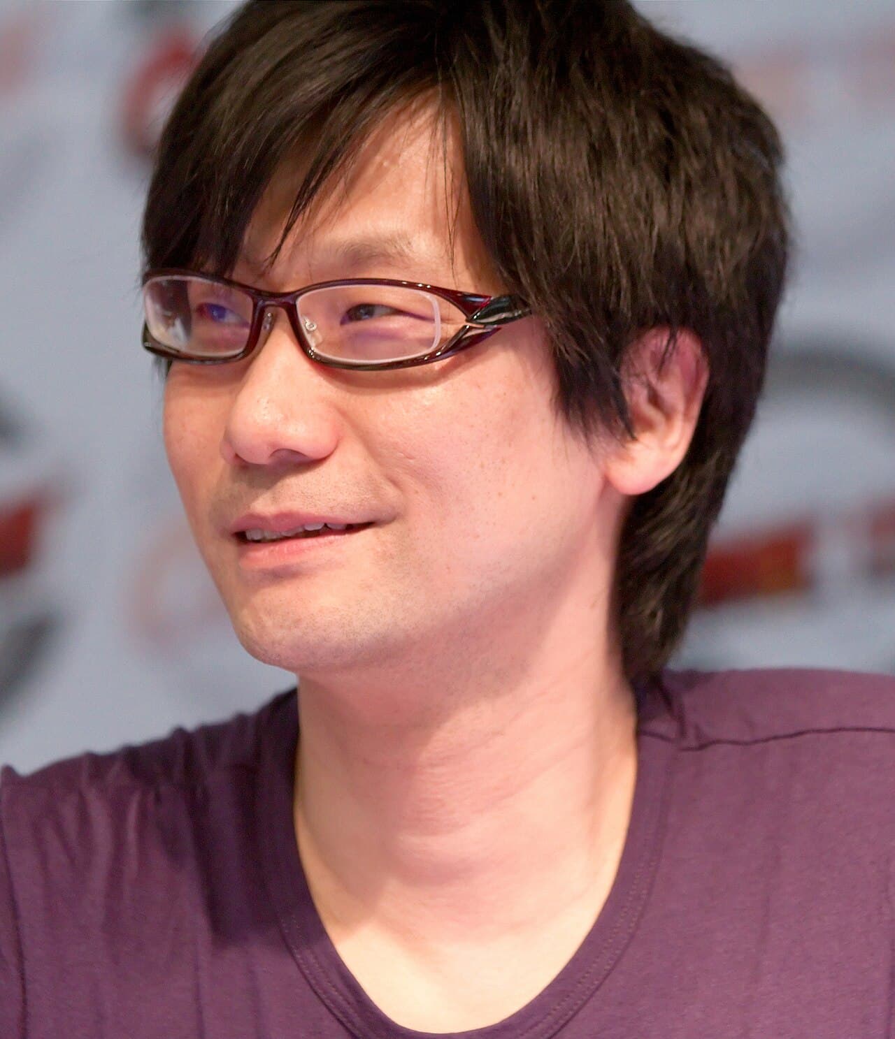 小岛秀夫 portrait