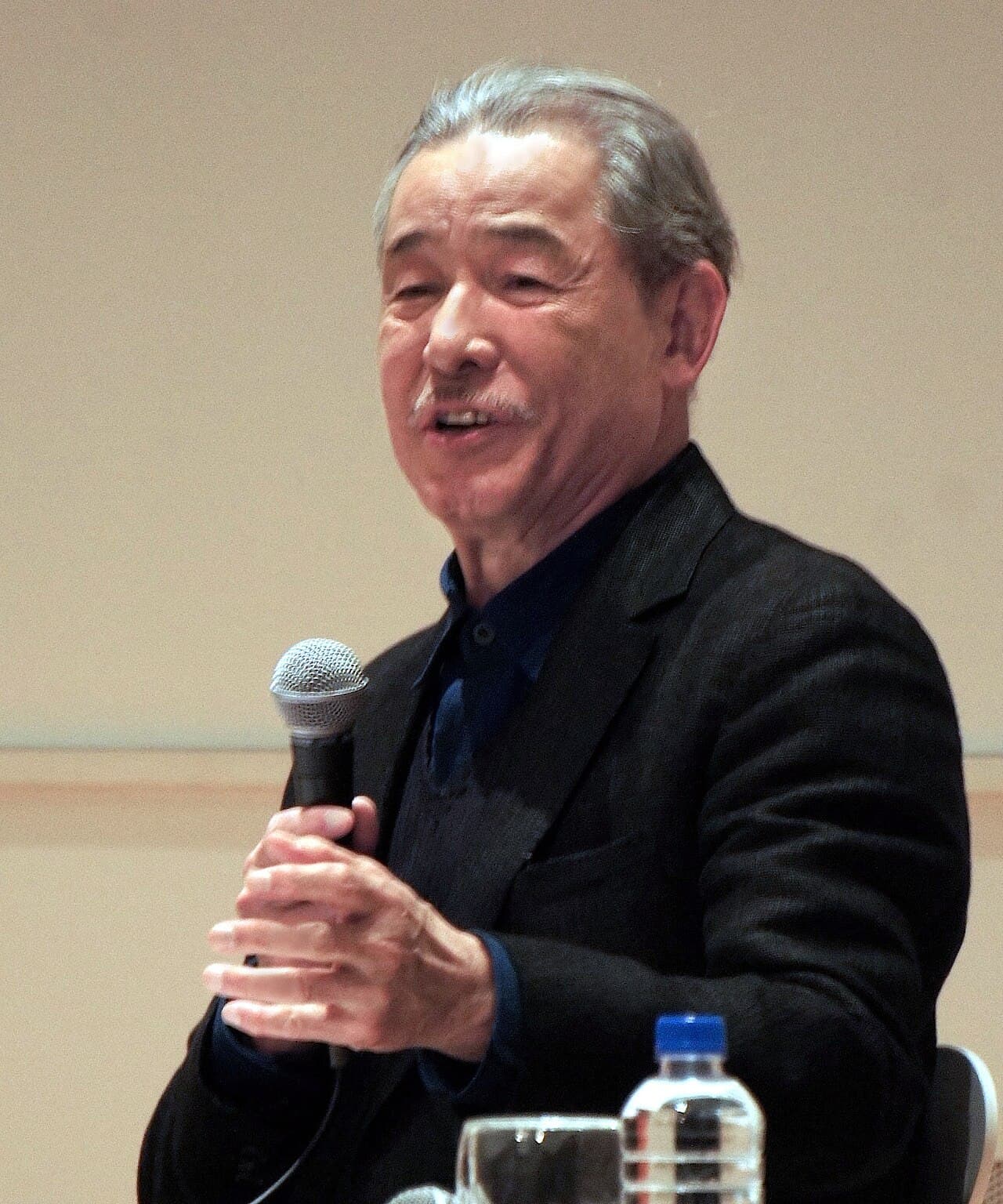 三宅一生 portrait
