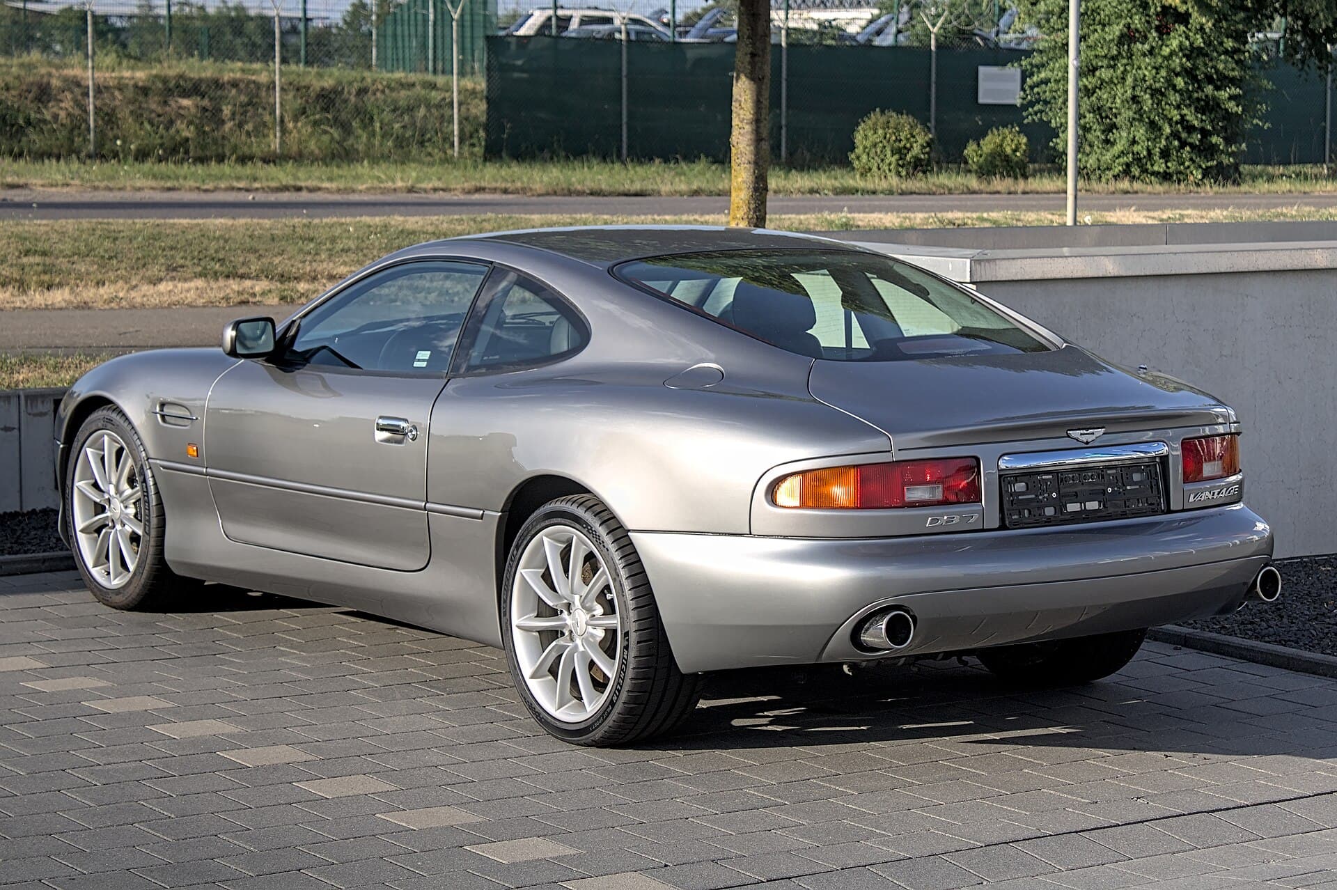 Aston Martin DB7