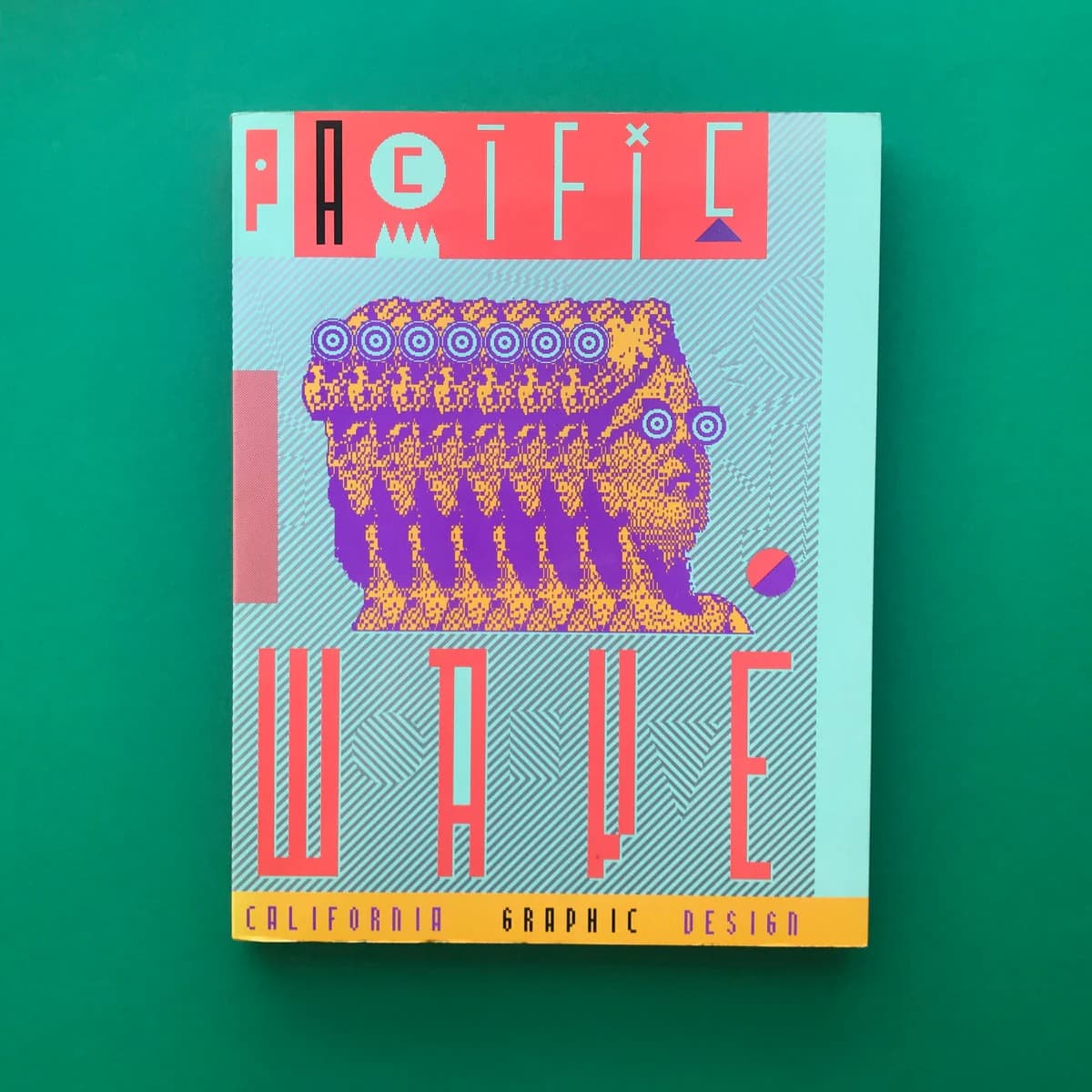 《Pacific Wave: California Graphic Design》封面