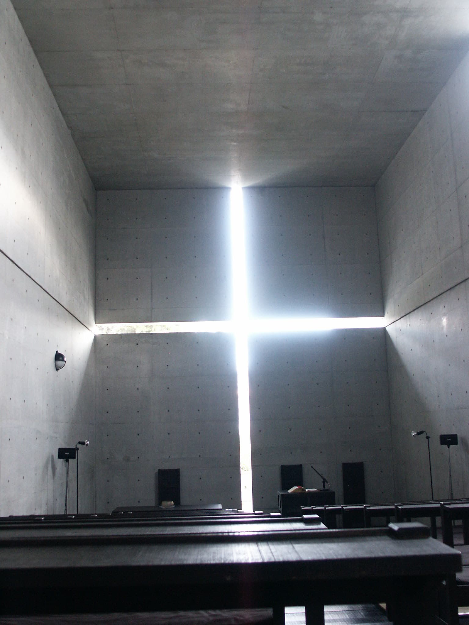批判地域主义——Church of Light