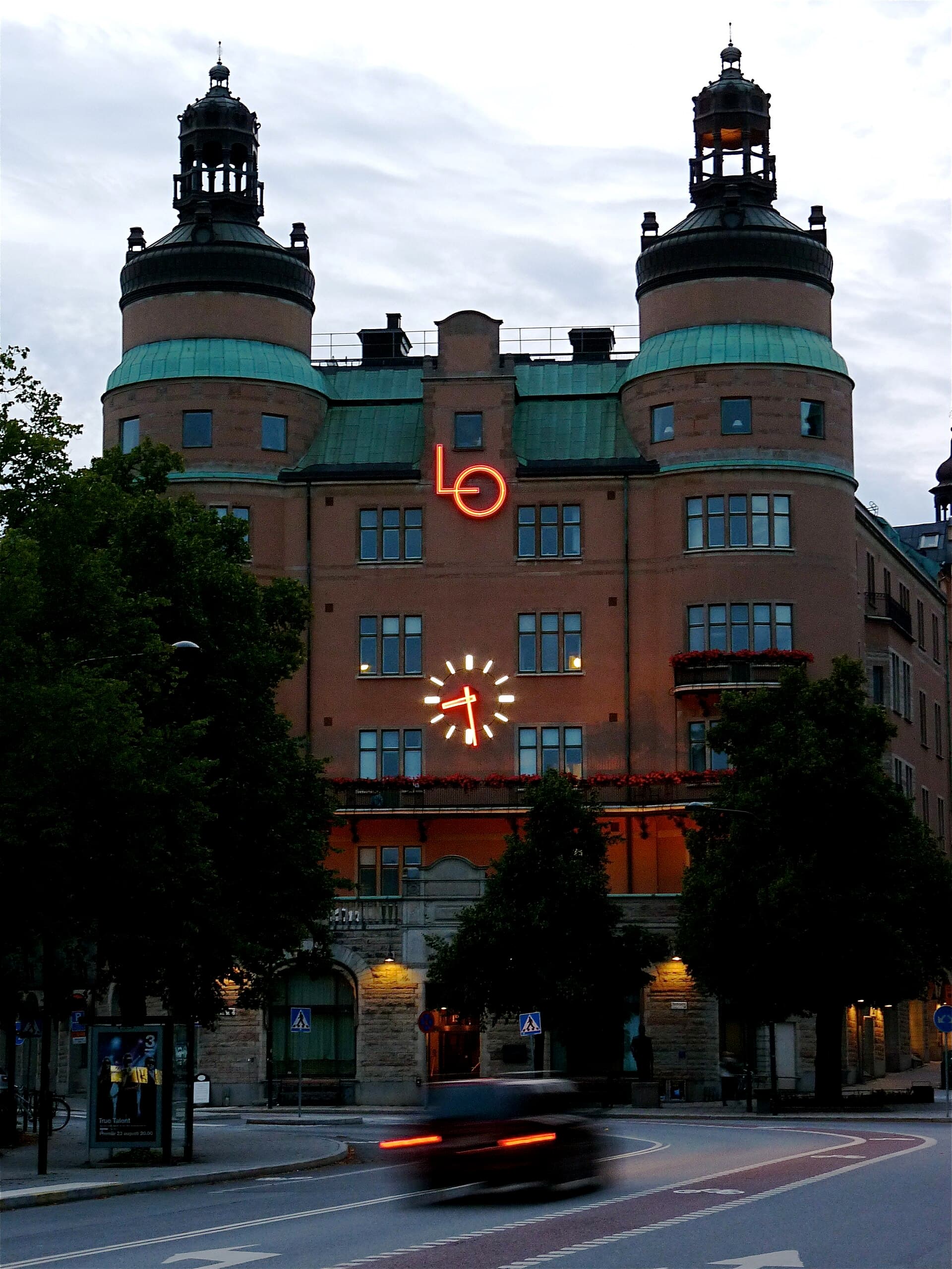 斯德哥尔摩——Clock of the LO Castle of the Swedish Trade Union Confederation in Stockholm (6100445138)