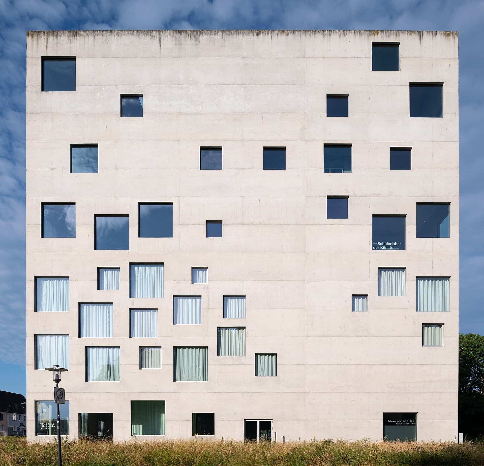 SANAA——SANAA-Gebäude-Morgenlicht-2026-01-2