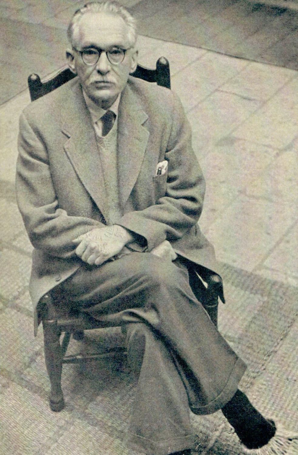 伯纳德·利奇 portrait