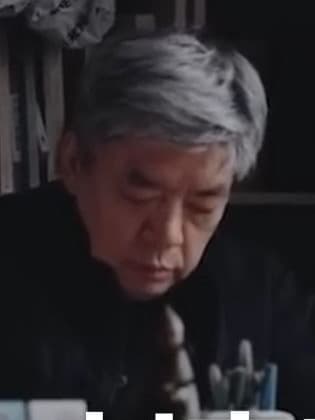 刘家琨肖像(取自合作作者视频封面裁切)
