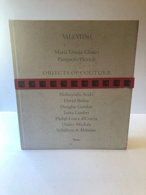 《Valentino: Objects of Couture》封面
